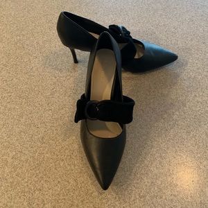 Nine West Size 7 1/2 Black Leather Heel